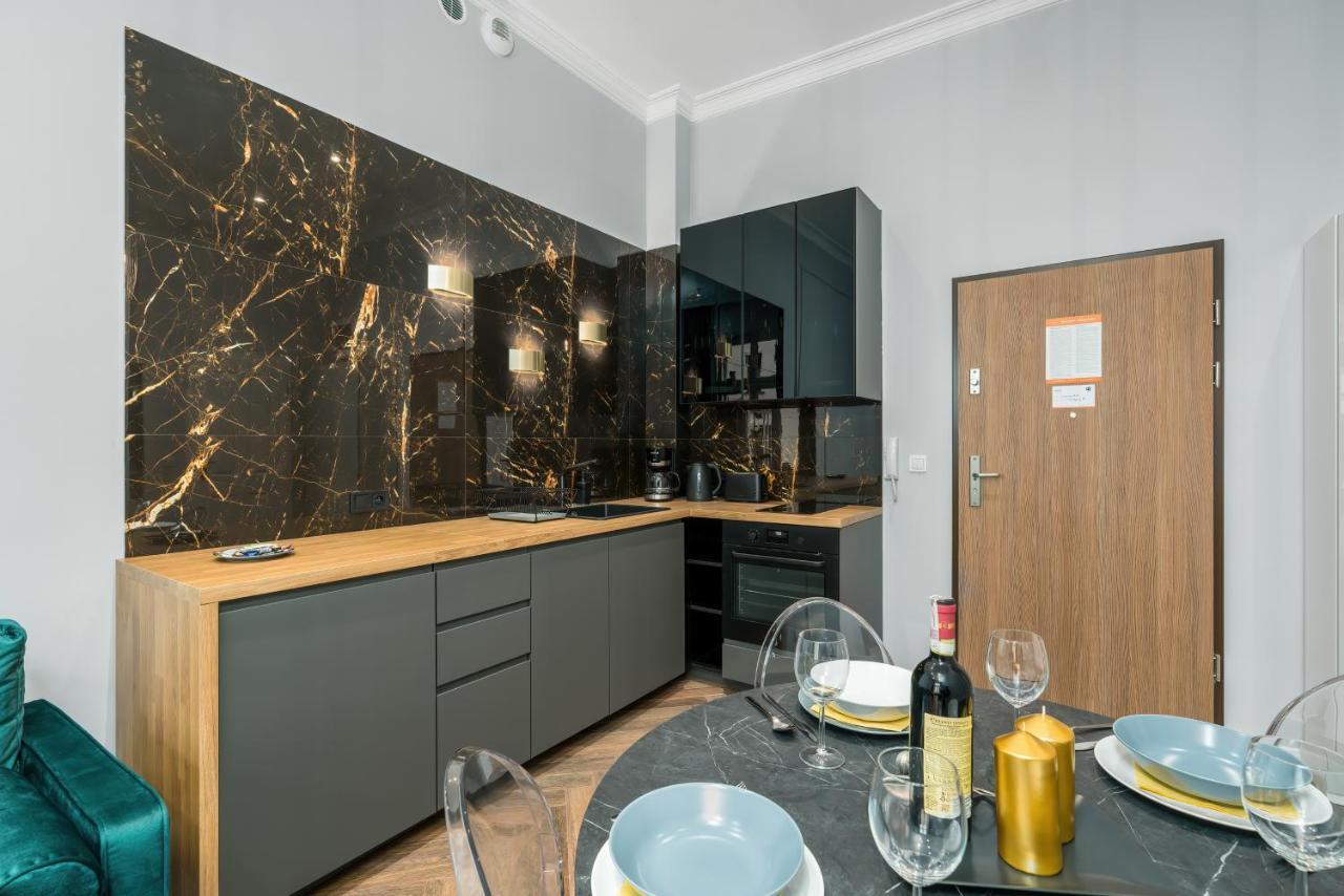 Central Apartments Garbary By Noclegi Renters Poznań Eksteriør billede